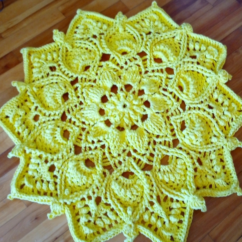 Area rug, 100% cotton, hand made. Machine washable, lay flat to dry.